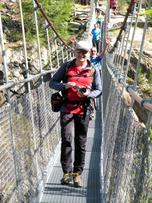 Thomas auf der Hängebrücke über die Gorner-Schlucht / Zermatt Thomas auf der Hängebrücke über die Gorner-Schlucht / Zermatt