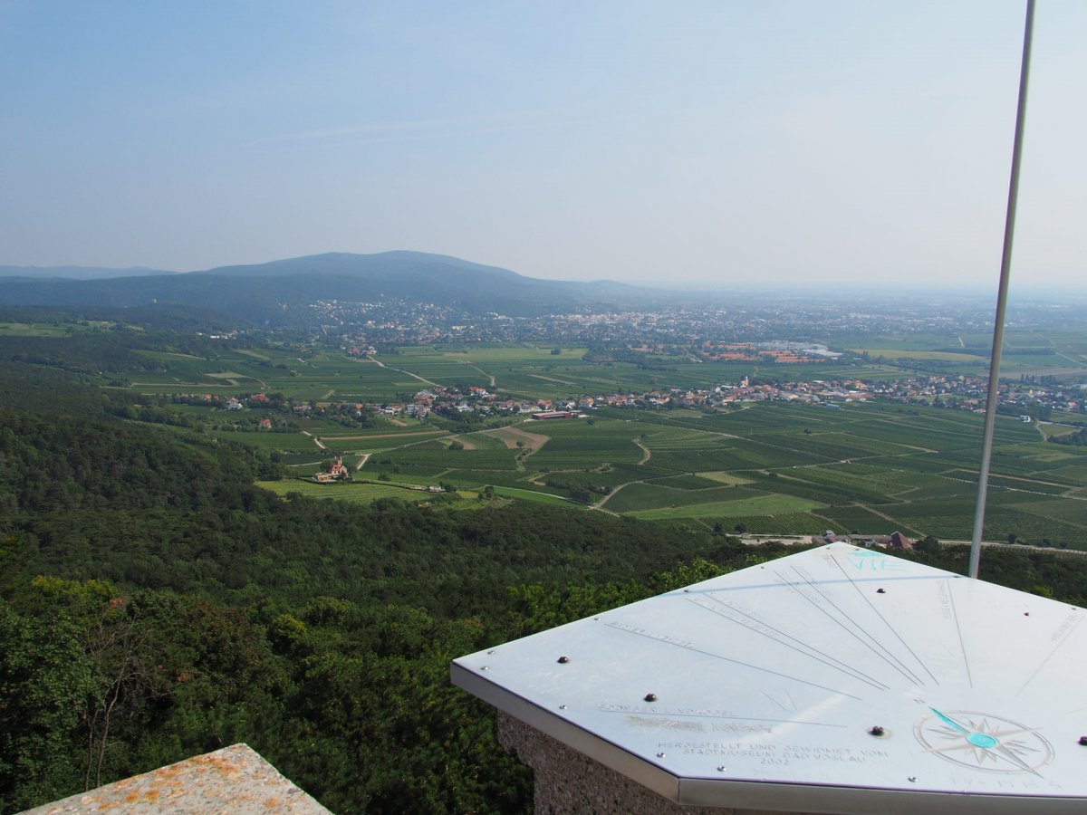 Blick nach Baden / Harzberg / Niederösterreich